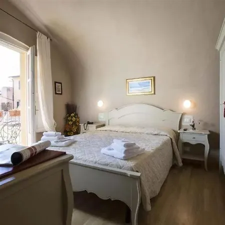 Residenza D'epoca Relais I Miracoli 2*