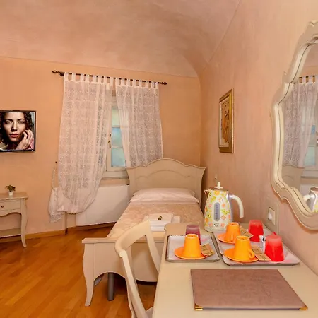 Pensjonat Residenza D'epoca Relais I Miracoli 2*