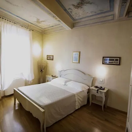 Pensjonat Residenza D'epoca Relais I Miracoli 2*