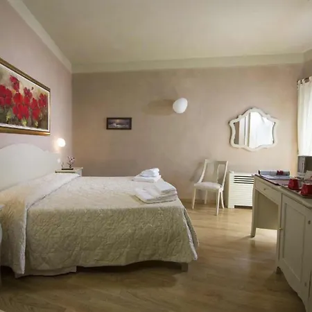 Residenza D'epoca Relais I Miracoli 3*