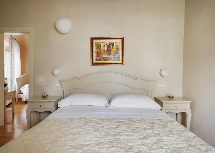 Affittacamere Residenza D'epoca Relais I Miracoli 4*